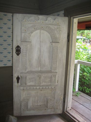 Dörr till dasset vid Linnés bröllopsstuga