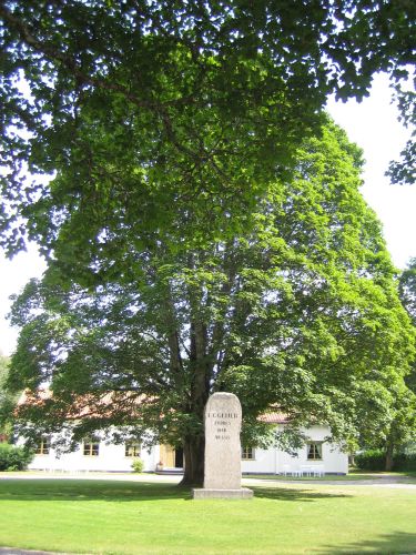 Geijersgården med minnessten