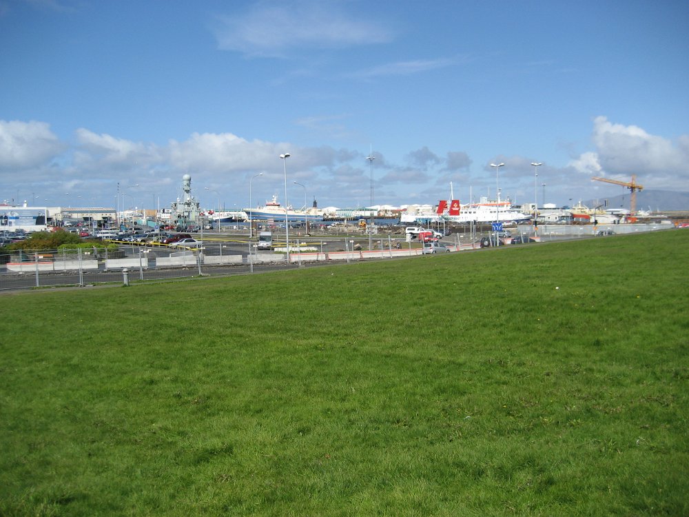 070522_019.jpg - Ner mot hamnen.   